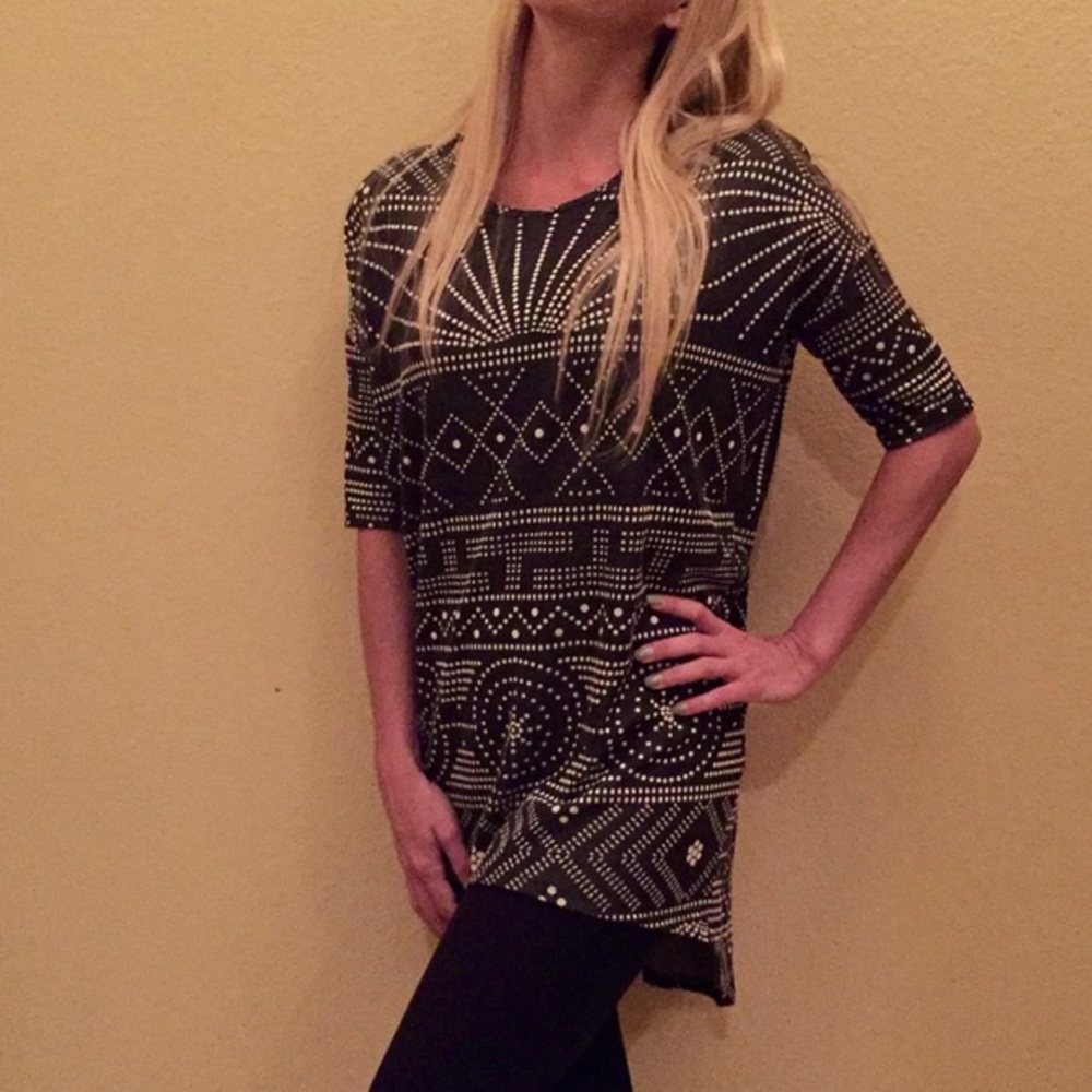 NWT LuLaRoe Irma hi-lo tunic loose fit dolman sleeves black & white comfortable